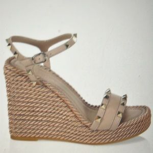 NWT Valentino Rockstud Leather Espadrille Wedges